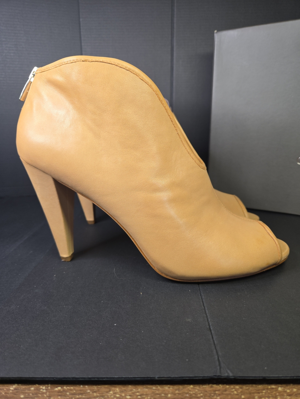 Vince Camuto Amber Peep Toe Booties in Camel/Tan Leather Size 11 - Picture 6 of 15
